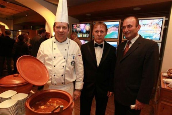 Tudi predstavnika Term 3000 na ponovoletni zabavi z dunajskimi gospodarstveniki